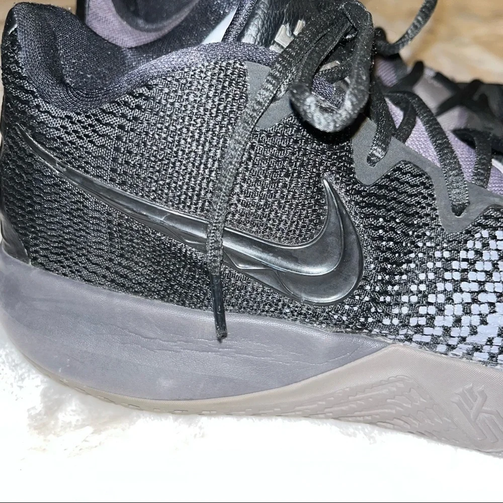 Nike Kyrie Flytrap Black Shoes, size 11 - Picture 9 of 10